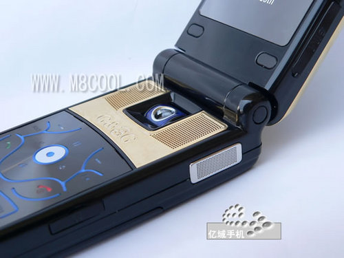 鉆石雙鍵盤(pán)iCool雙卡雙待機(jī)G700登場(chǎng)