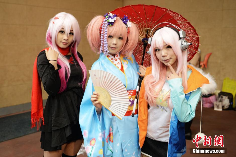 2��9����ǧ�����������(d��ng)���ۺ����R���K�ݪ�(d��)�����w���^��������һ��(ch��ng)��������롱ͬ�˼�����չʾʢ������(d��ng)���Ԃ������A��������COS����������˸��N��Ϥ�Ą�(d��ng)��������ϬF(xi��n)��(ch��ng)Live�����Ȼ��(d��ng)����(ch��ng)����[��������