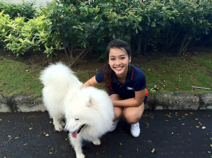 ȭ��Ů�x��һ�㶼�Ǽ���l(f��)�_��Ƥ�w����ĘҲ����ô���ģ����ǾW(w��ng)�j(lu��)���t��һλֻ��15�q���W(w��ng)�j(lu��)�߼t�r15�q��Ŀǰ�ѽ�(j��ng)17�q����Խ��ȭ������(Kha Ngan, Ngan Sushi)����������ȫ�������҂���ȭ���ֵ��^������