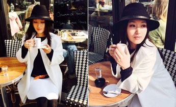 һ����Ů��╬���ǰ��΢������Լ��ڰ�����^����Ƭ����Ƭ����һ�����e�b�����B�ڰ�����^�����������������ó̐���ʮ����