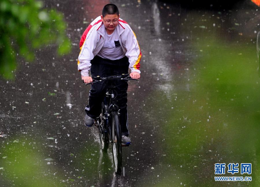 5��21�������(y��ng)��һ���W(xu��)���ڱ����������³�����