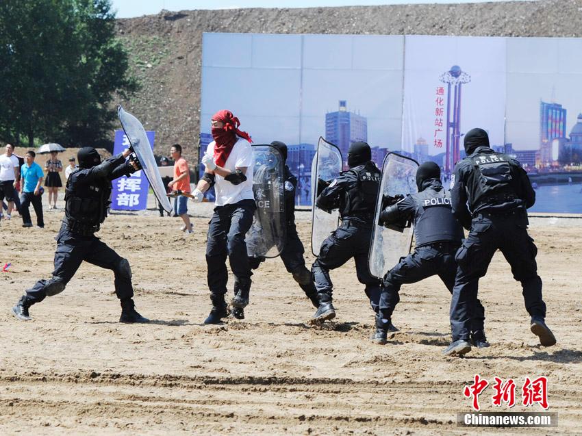 7��14��������ʡ�����侯���־S��(w��n)��(sh��)��(zh��n)�ݾ����L���e�����ݾ���������ͻ��С�M���_�������Ŀ��(bi��o)�������N(li��n)�ϴ������Ŀ��(bi��o)��(sh��)��(zh��n)��(du��)�����ѓ��ַ��ٳ֌�(sh��)��(zh��n)�ݾ����侯����ͻ�������Ʊ��ȿ�Ŀ��