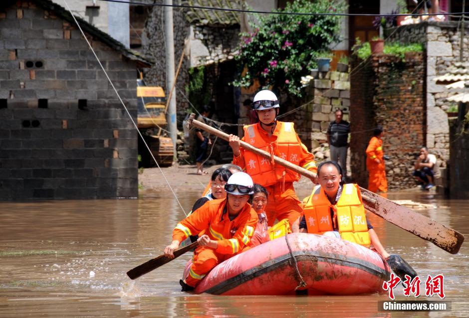 7��22�����F��ʡ�d�x�������(zh��n)����������ڽM����(g��)��կ����(qi��ng)�������l(f��)�ĺ�ˮ������׃�ɡ��u������ˮһ�����^���ӵ���̎���񷿷����