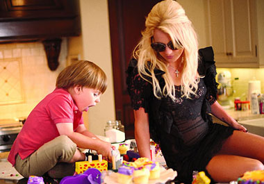 ���m�ݔy�ӵǡ�Elle���F(xi��n)����ĸ��(��i)